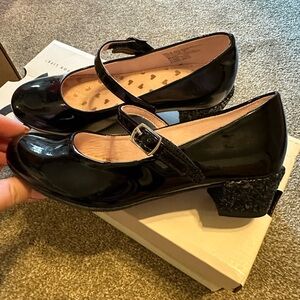 Girls, black dress shoes, size 1